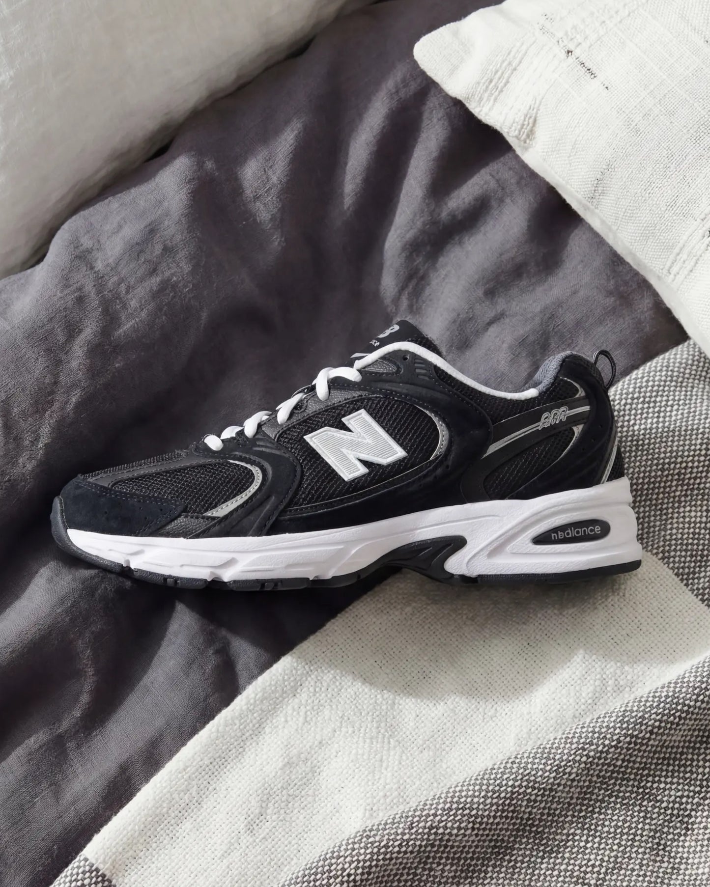 New Balance 530 Classic Black Grey